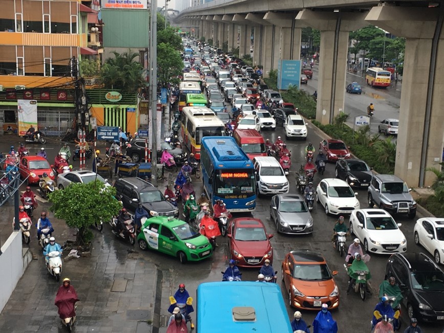 Ha Noi: Nhieu tuyen duong “nghet tho” trong mua - Hinh anh 3